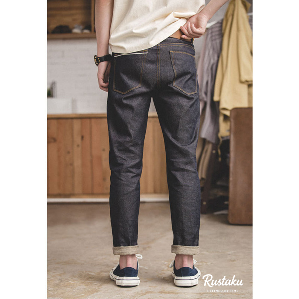 赤耳セルビッチ　13.8オンステーパードデニムパンツ