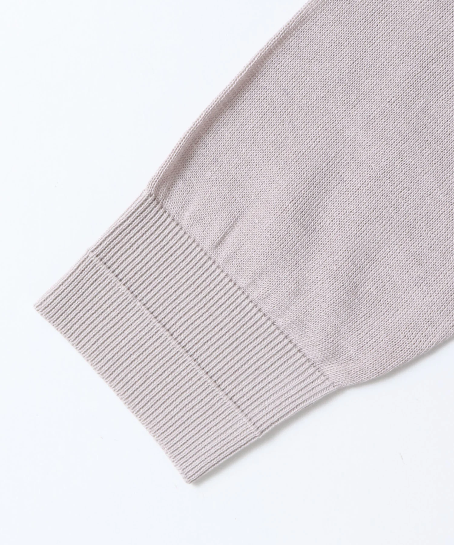 ペーパーライクシアー ロゴプリントニット