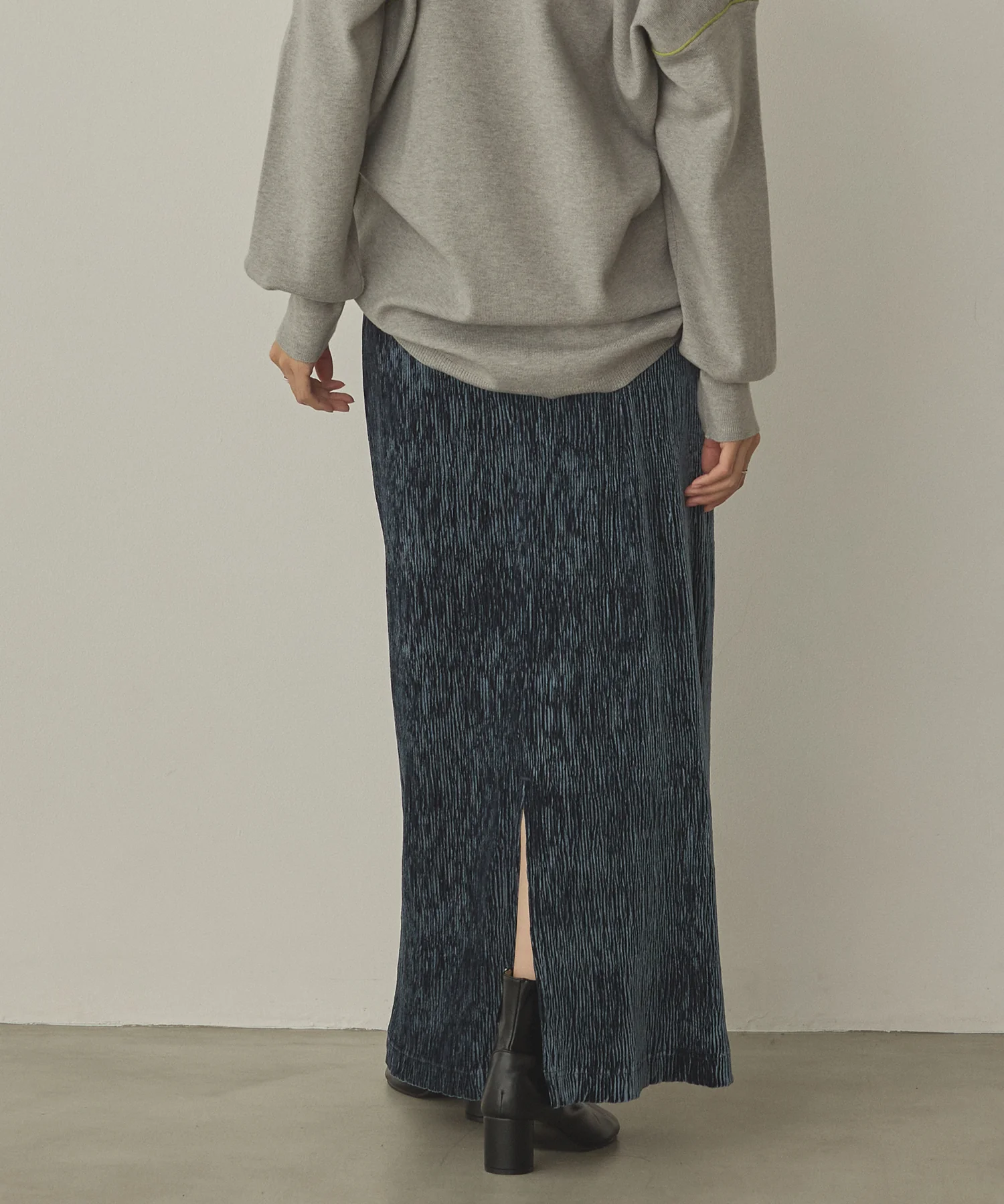 ベロアプリーツタイトスカート