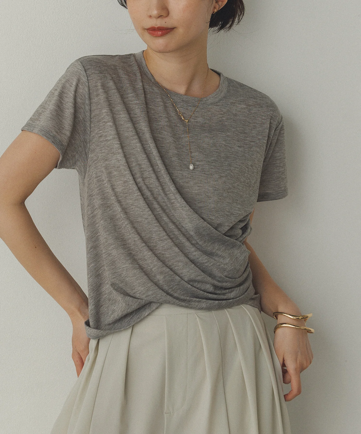 ドレープ デザイントップス