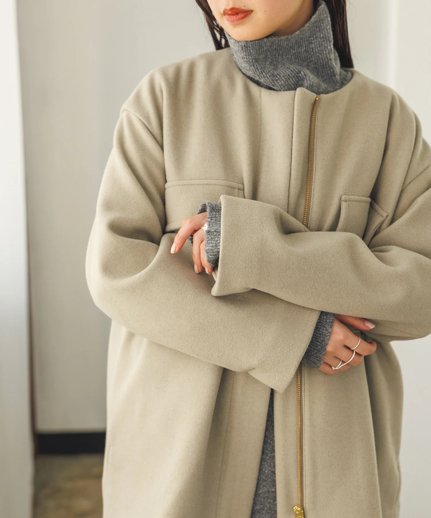 ウール混ノーカラーコート