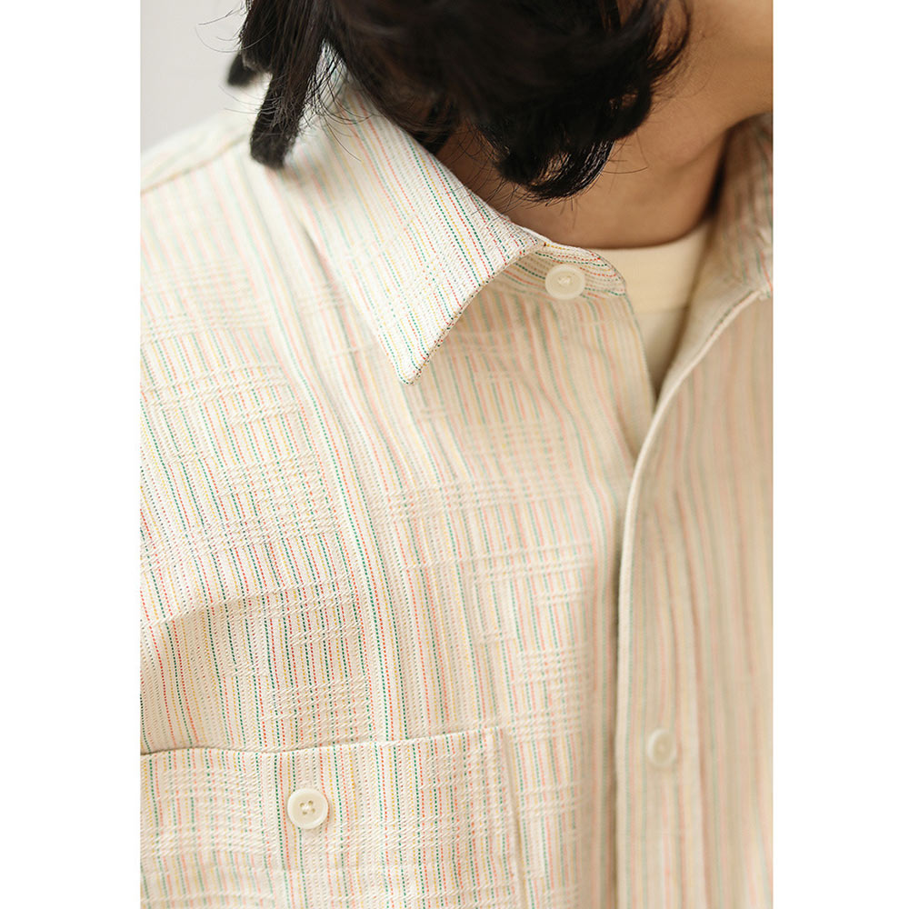 テクスチャーのある先染め　生成りコットン長袖シャツ