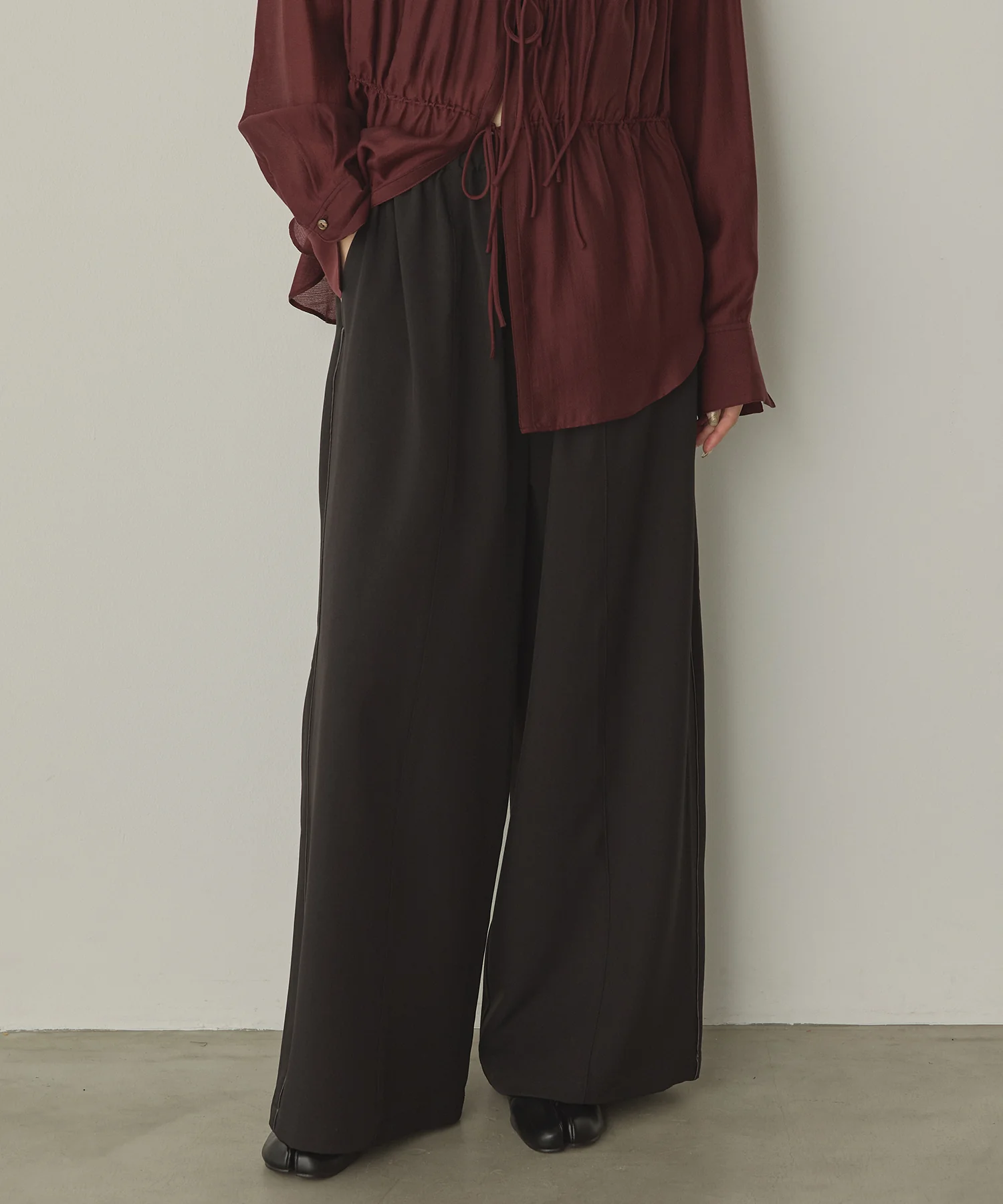 サイドライン ワイドストレートパンツ