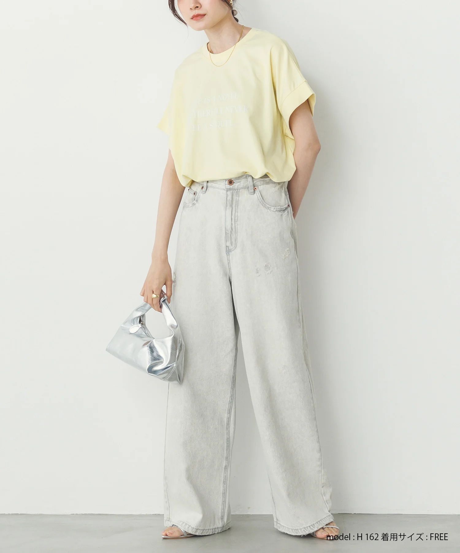 紫外線変化 ロゴTシャツ