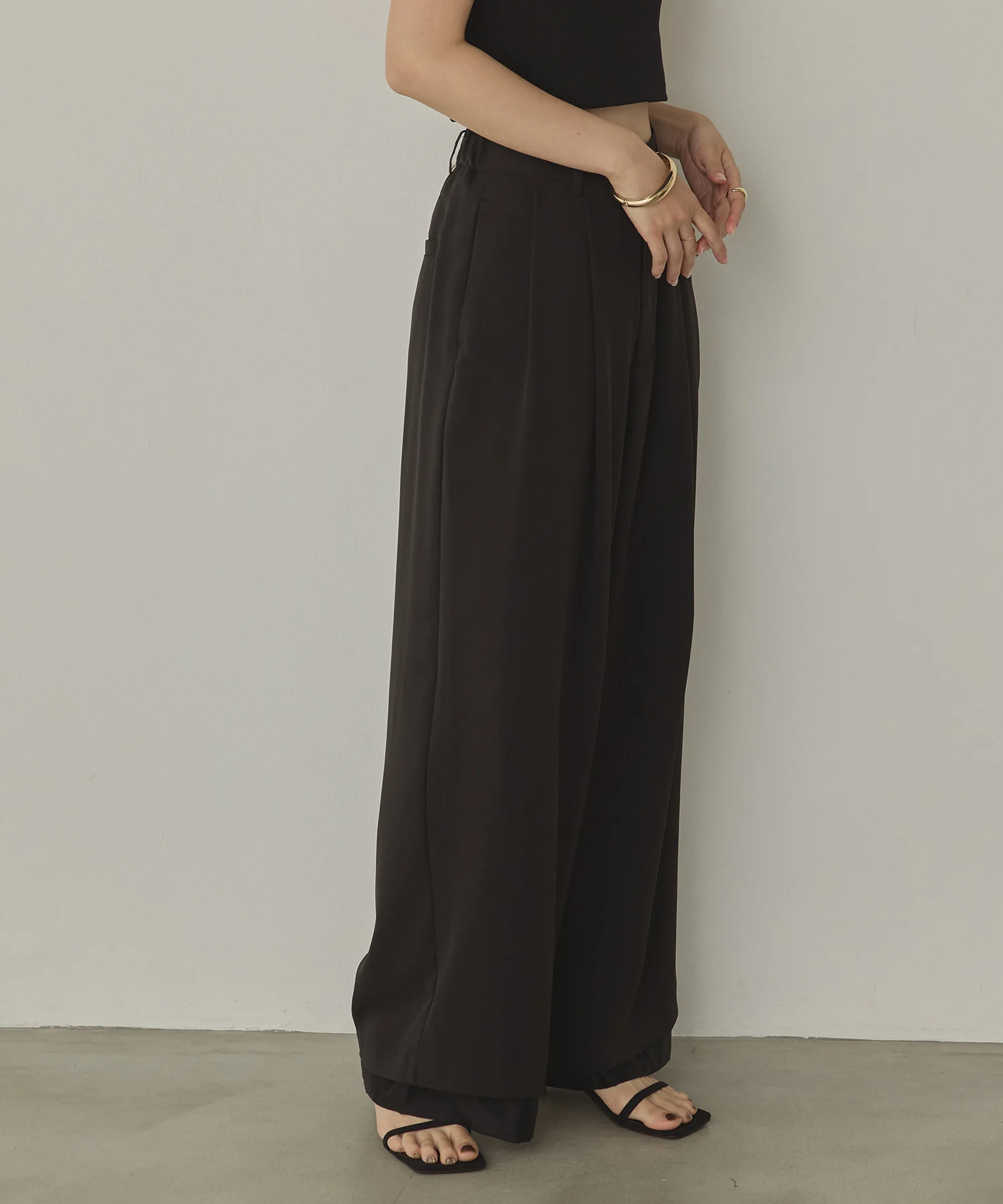 ポリツイル シアーワイドストレートパンツ