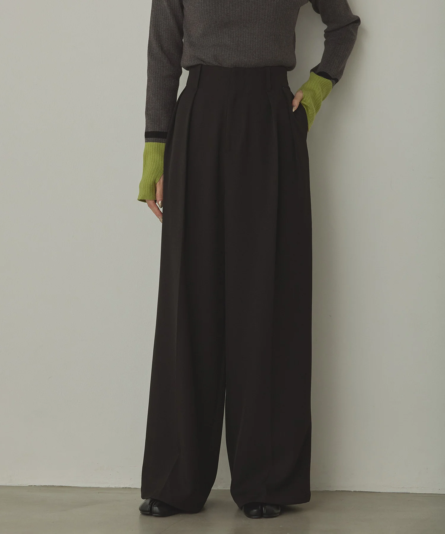 ポリツイル タックパンツ