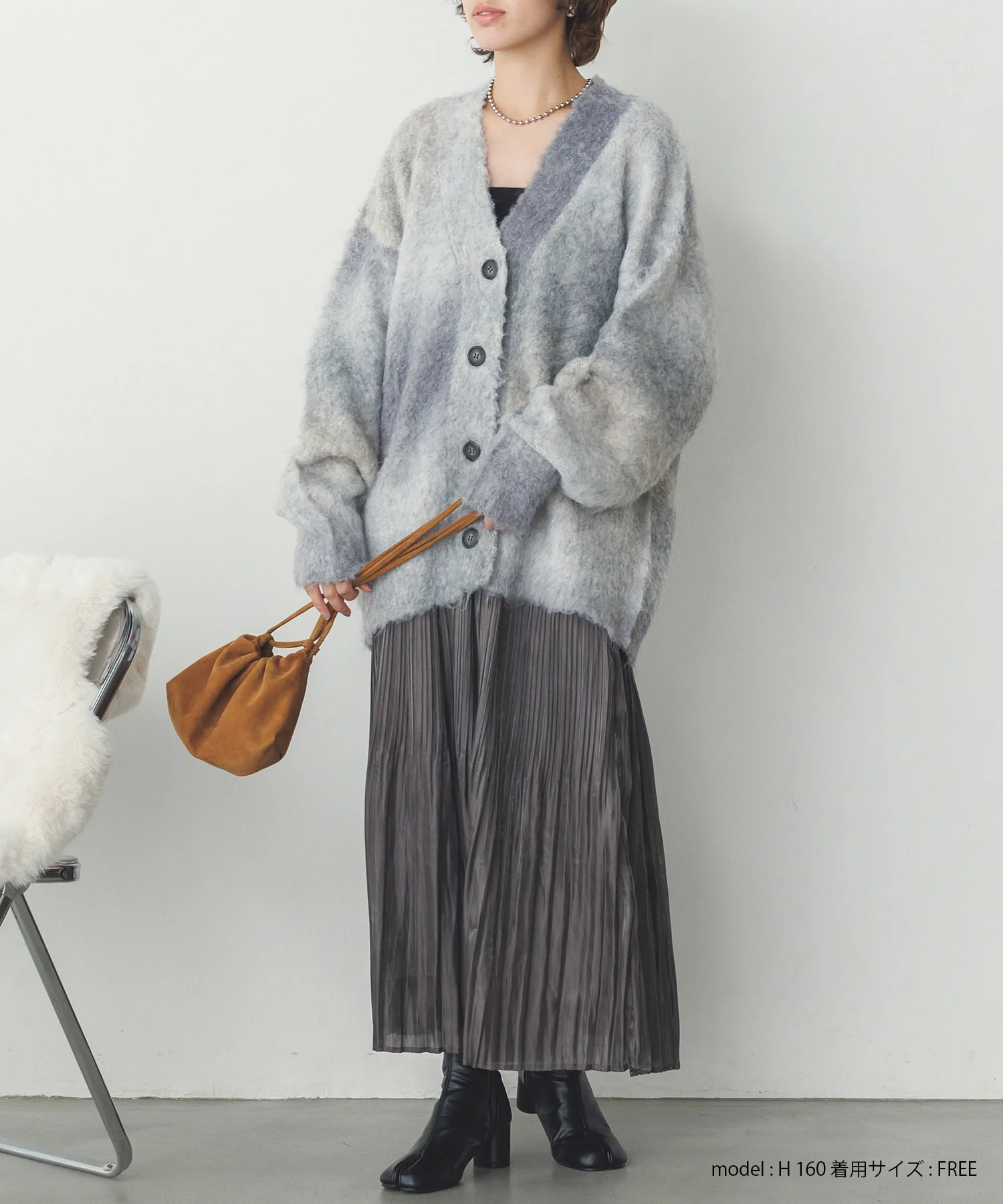 サテンランダムプリーツスカート