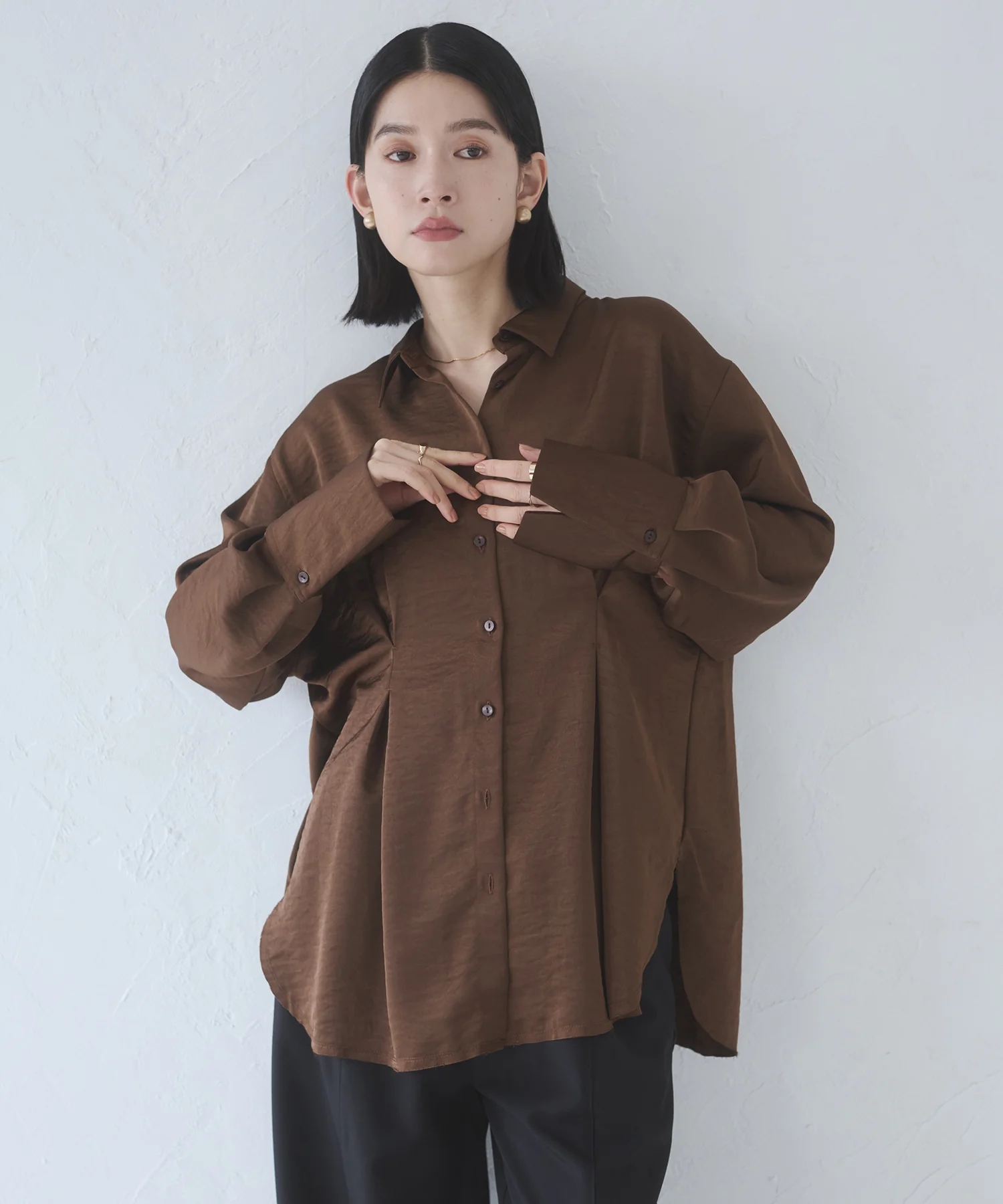 マットサテン タックシャツ