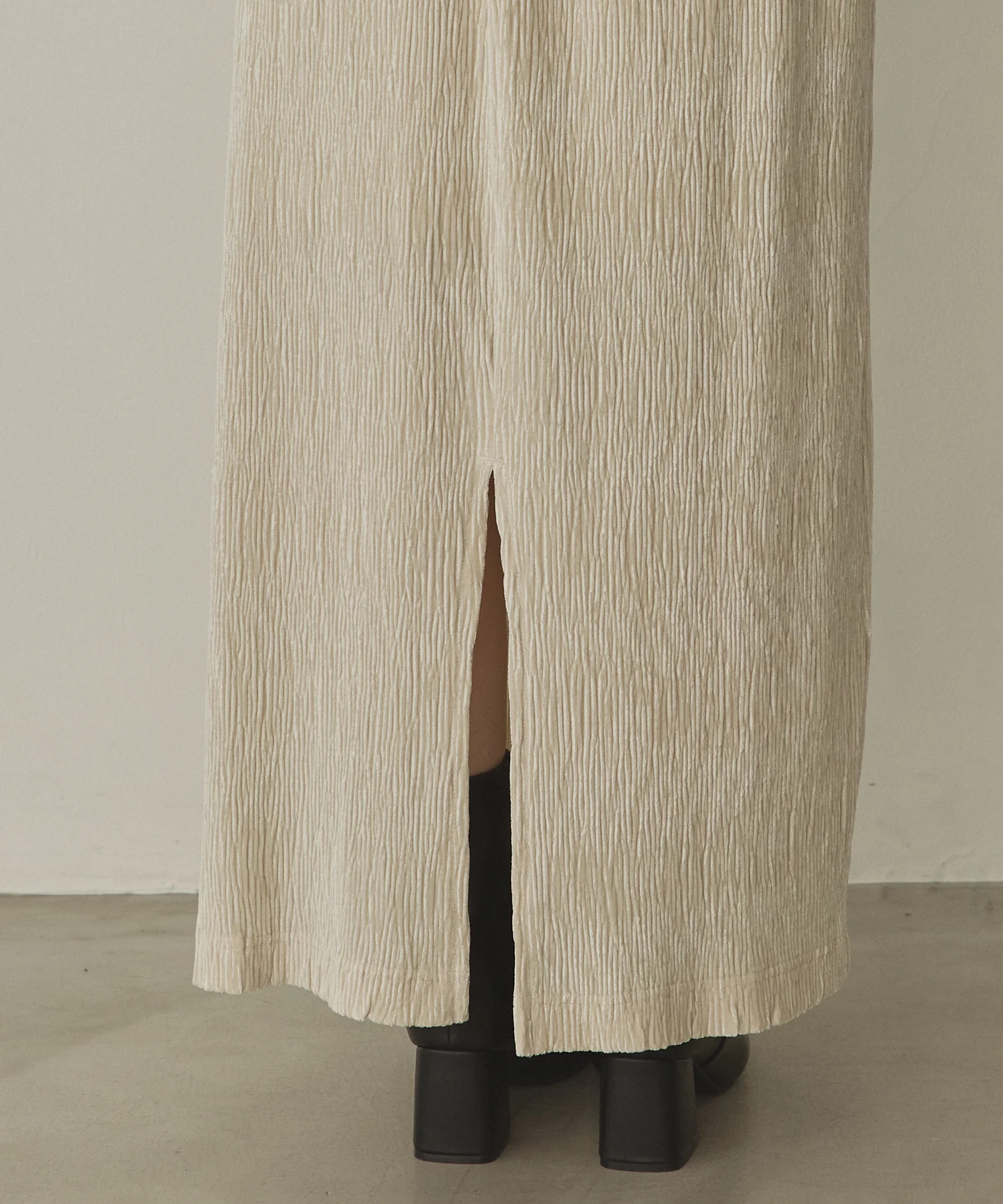 ベロアプリーツタイトスカート