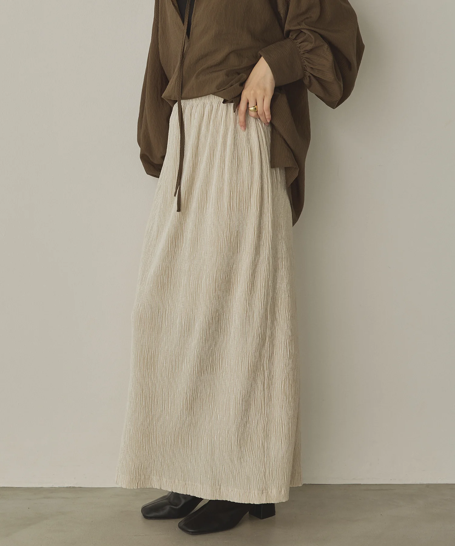 ベロアプリーツタイトスカート