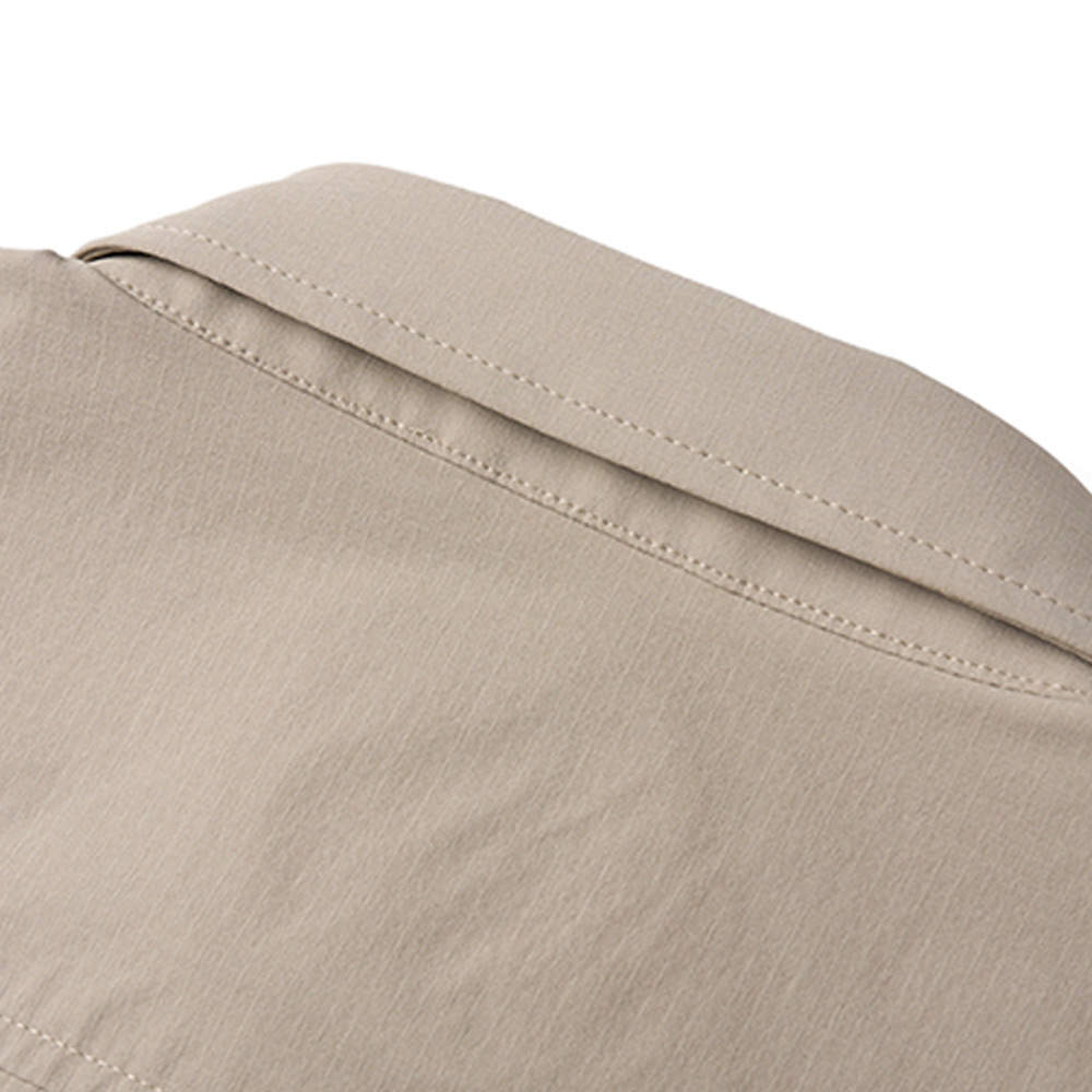 吸湿、速乾、UVカット　アウトドア向けストレッチ無地長袖シャツ