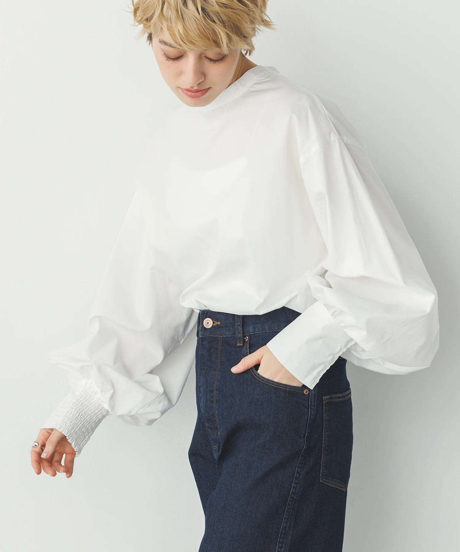 【WEB限定/別注】バンドカラー ボリュームスリーブ2WAYブラウス