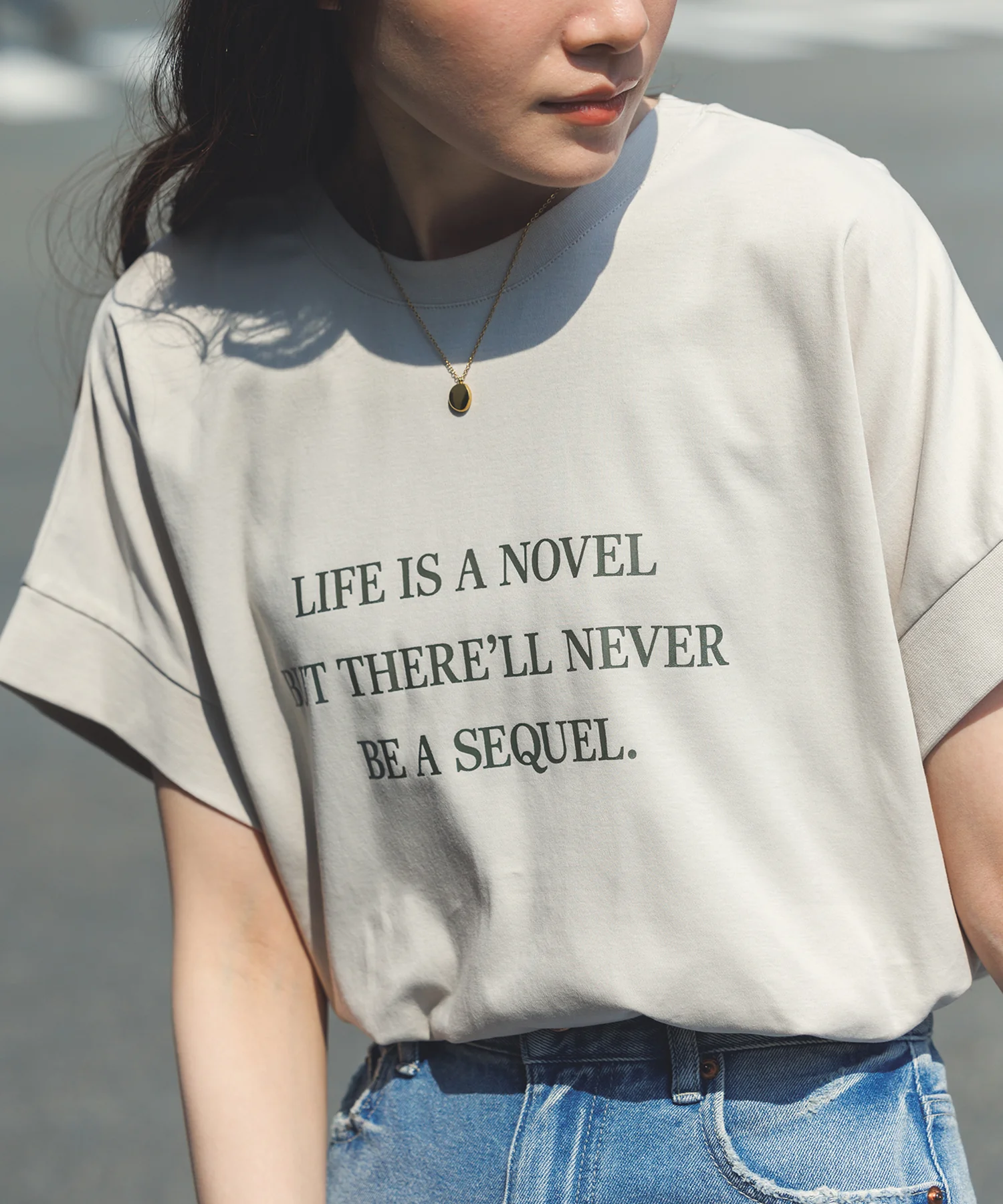 紫外線変化 ロゴTシャツ