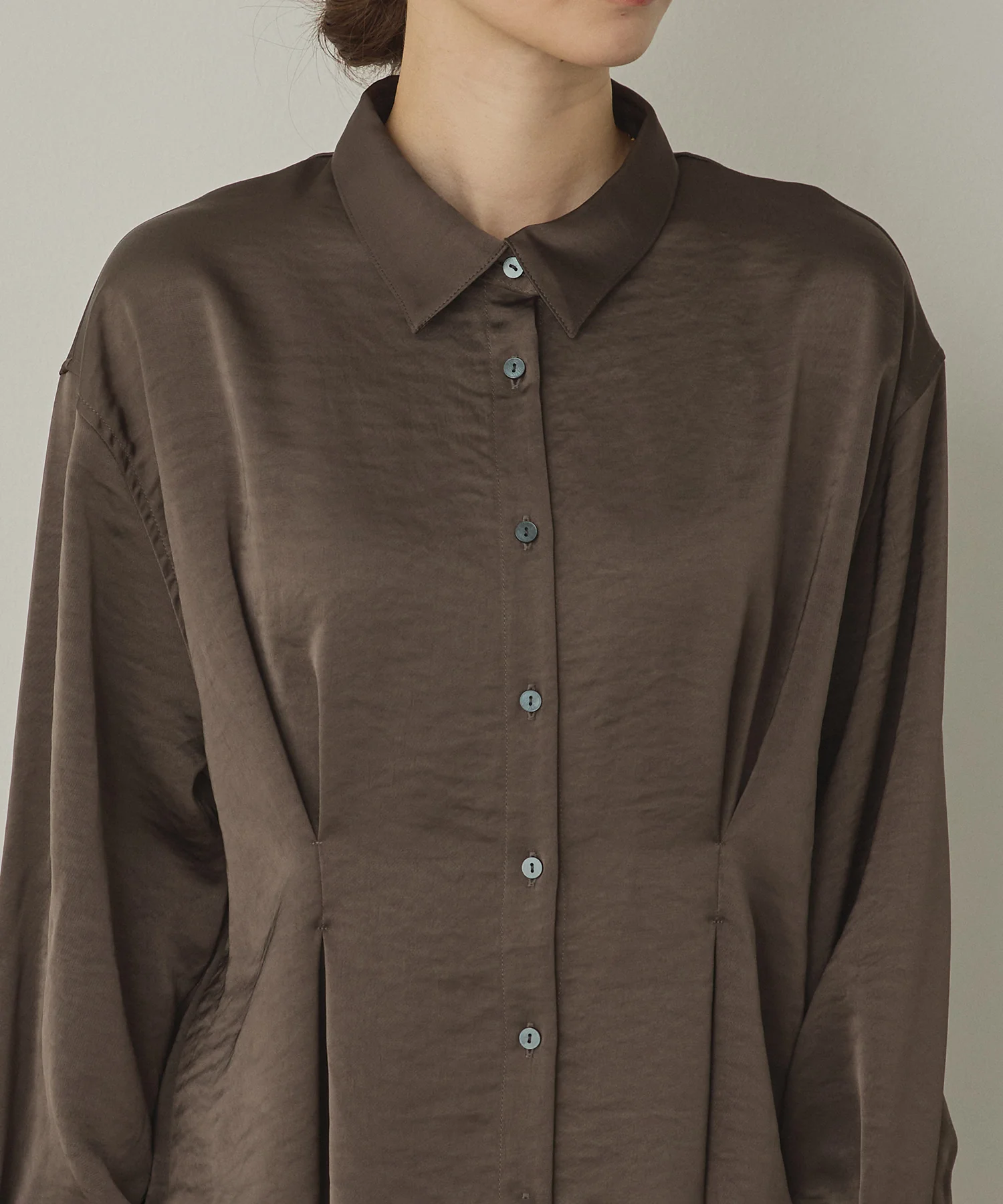 マットサテン タックシャツ