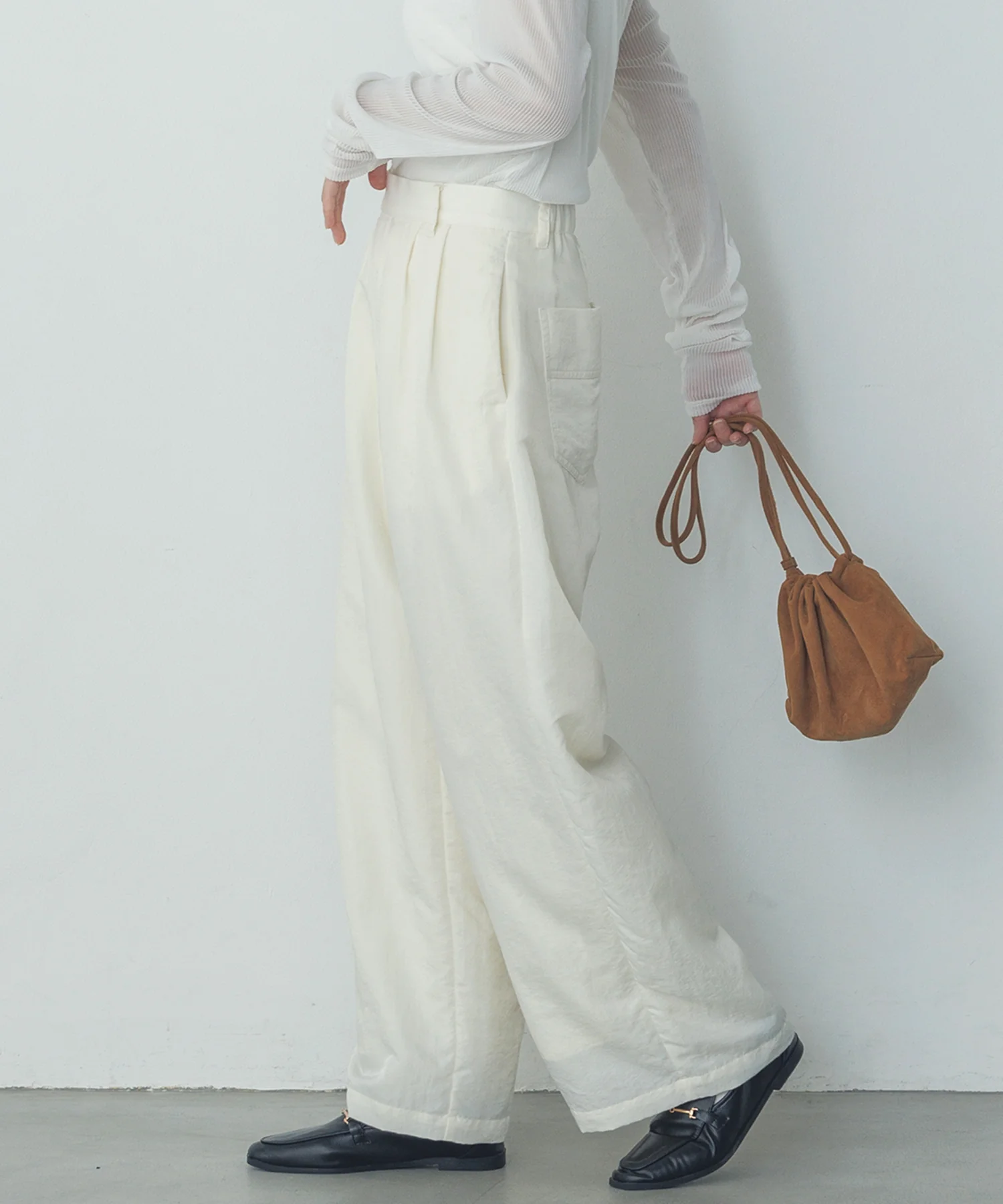 ナイロンツイル タックパンツ