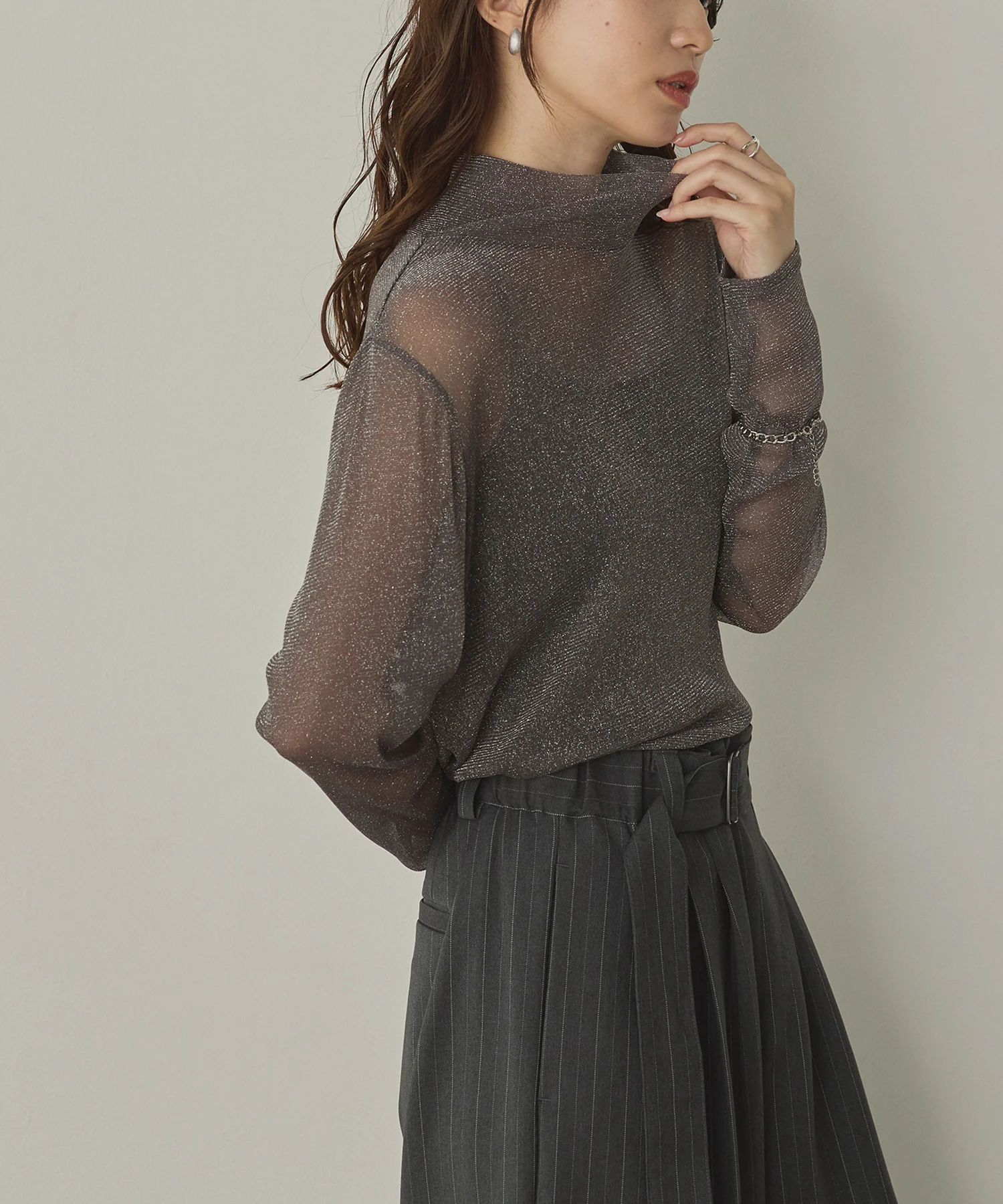 【新色追加】ラメシアー ハイネックトップス