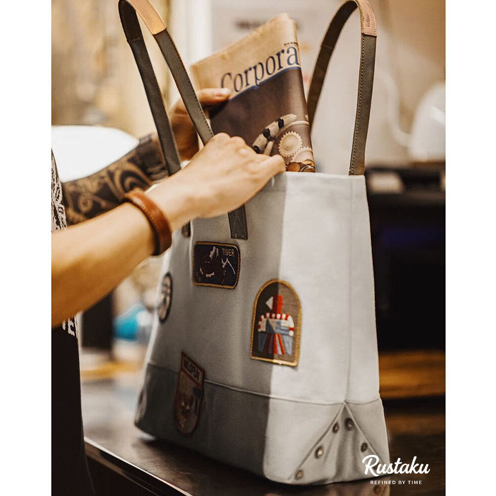 レトロ風刺繍ワッペン付き 　バイカラーキャンバストートバッグ