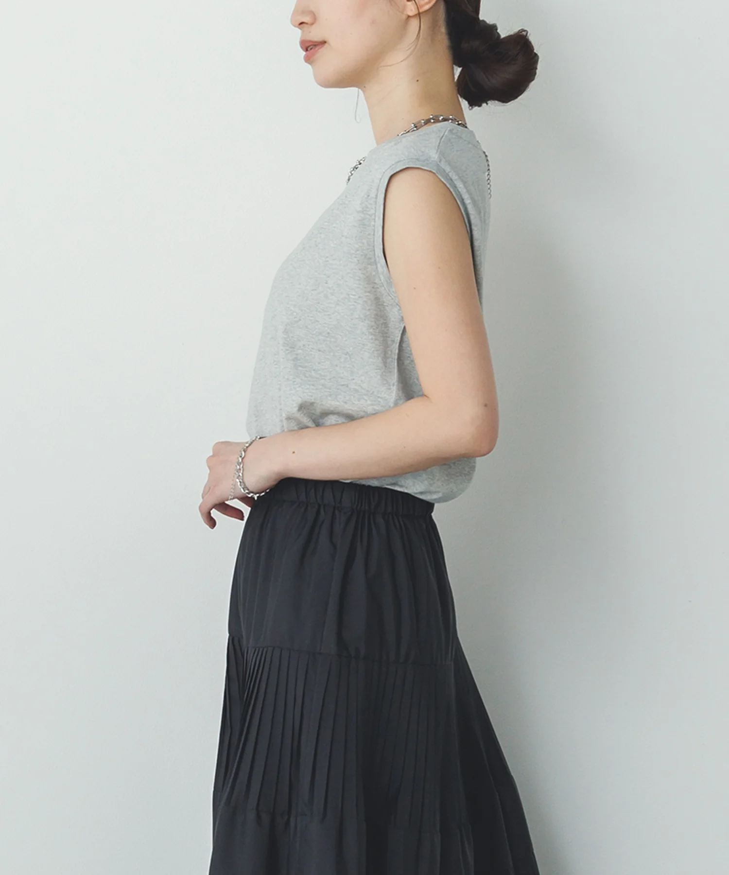 【新色追加】ベーシックノースリーブトップス