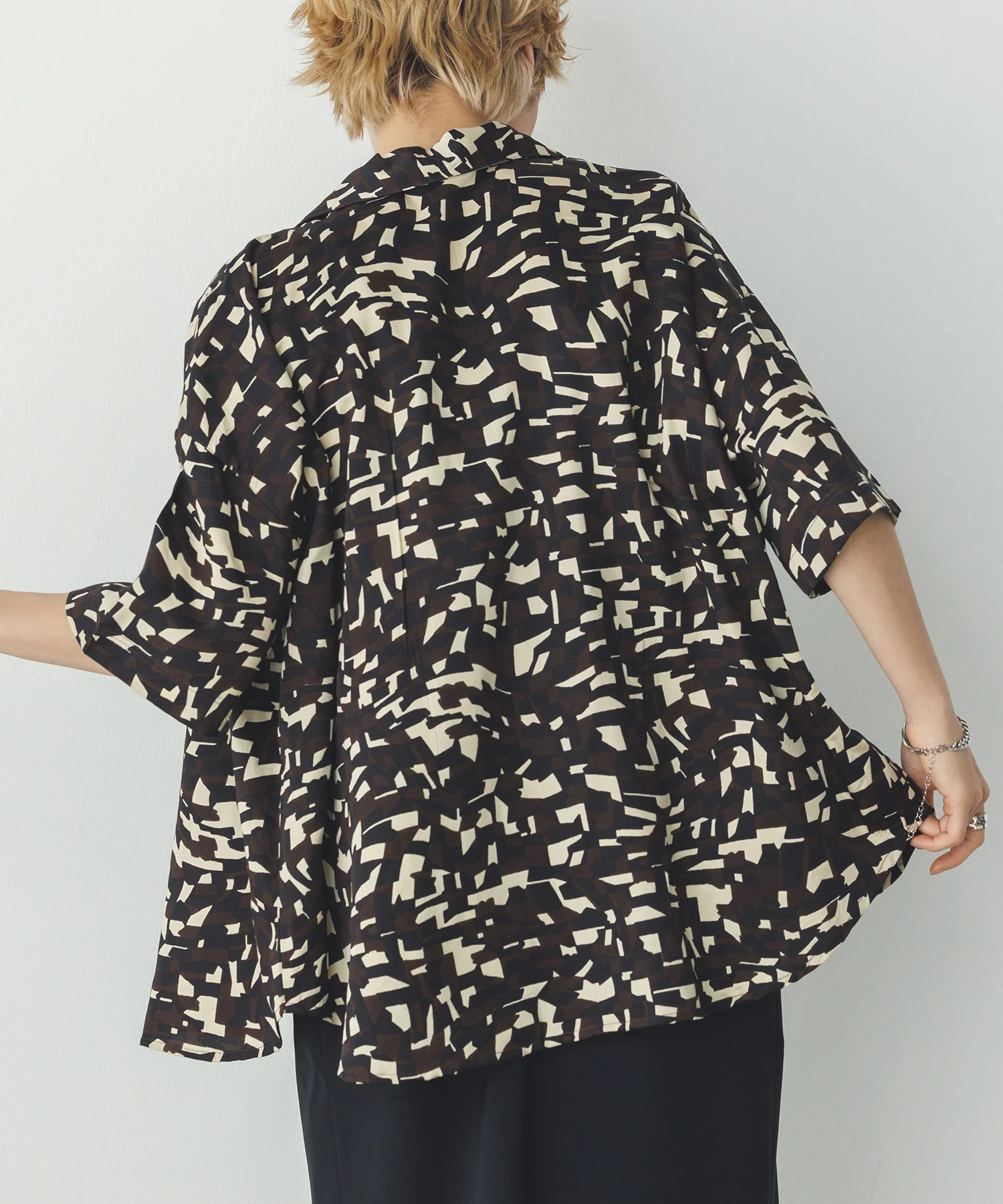 ジオメトリックプリント 半袖シャツ
