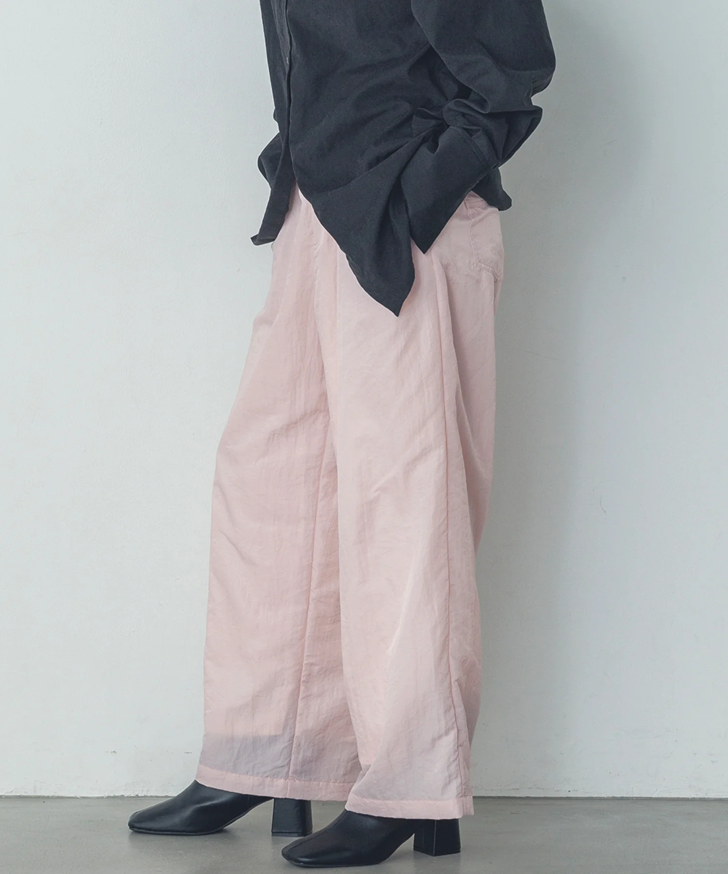 ナイロンツイル タックパンツ