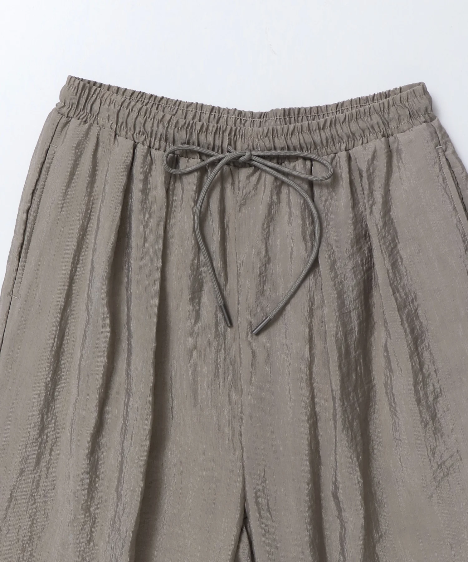 ツヤシアー ストレートパンツ