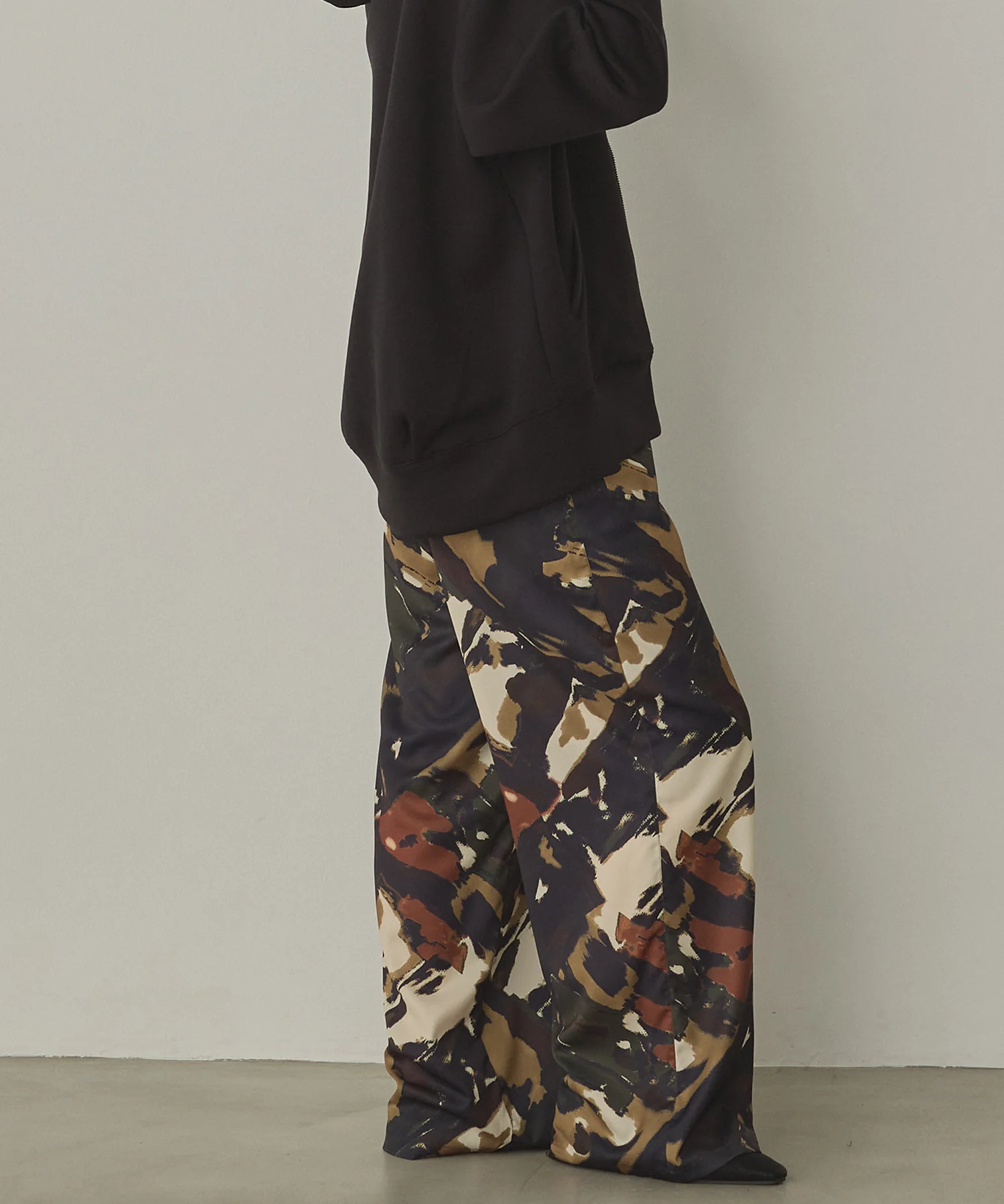 ジョーゼット柄 ストレートパンツ