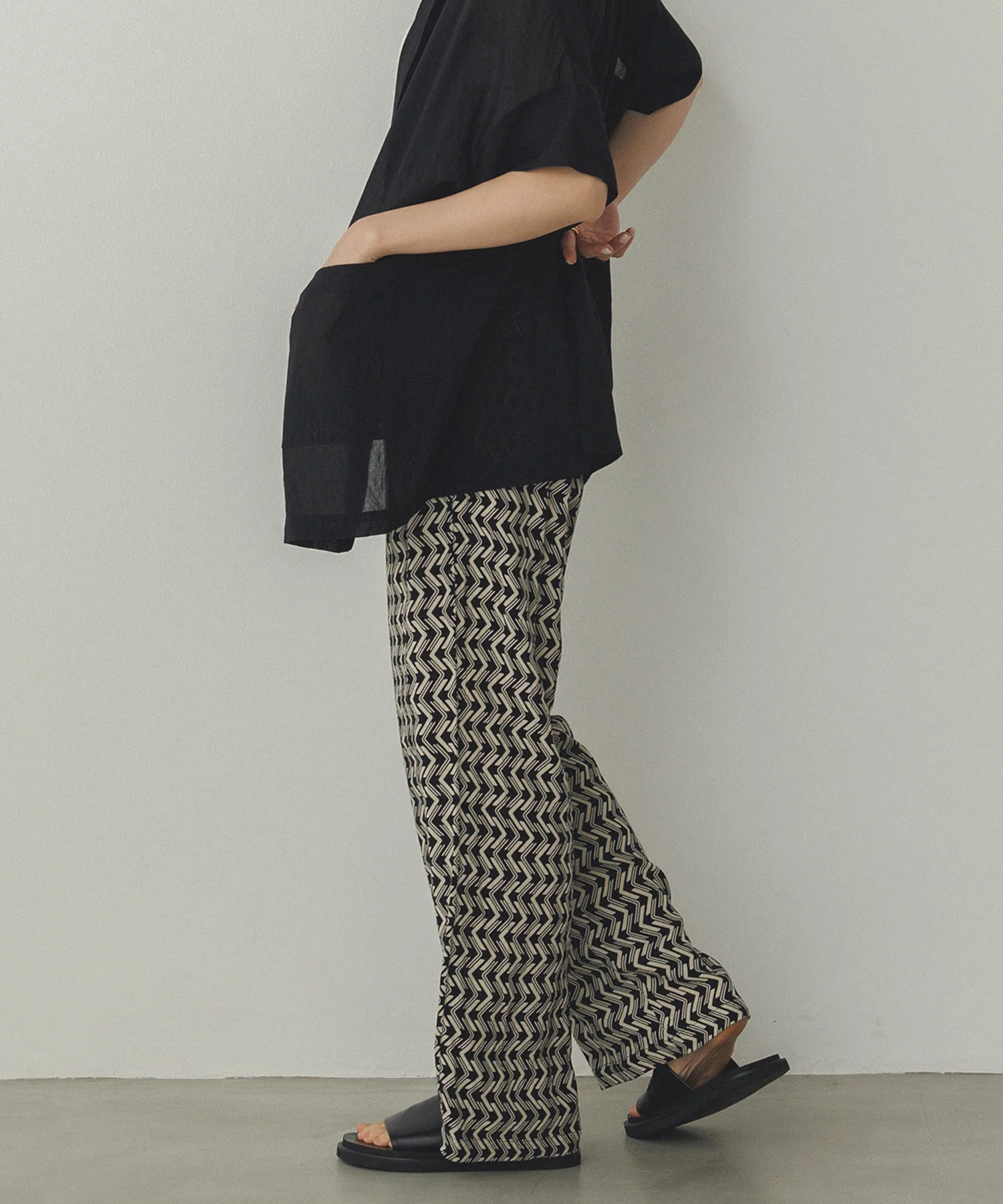 レーヨン プリントストレートパンツ