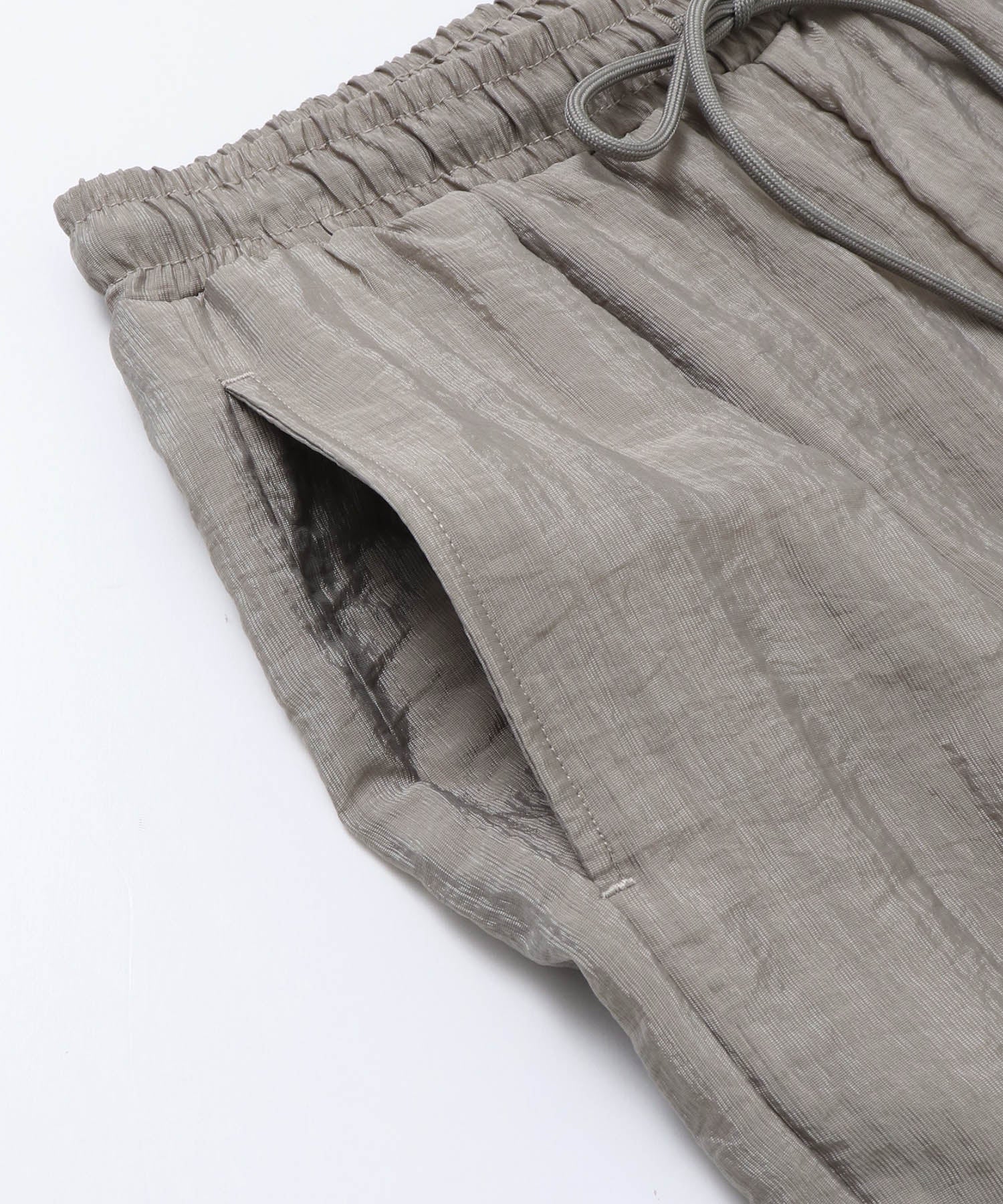 ツヤシアー ストレートパンツ