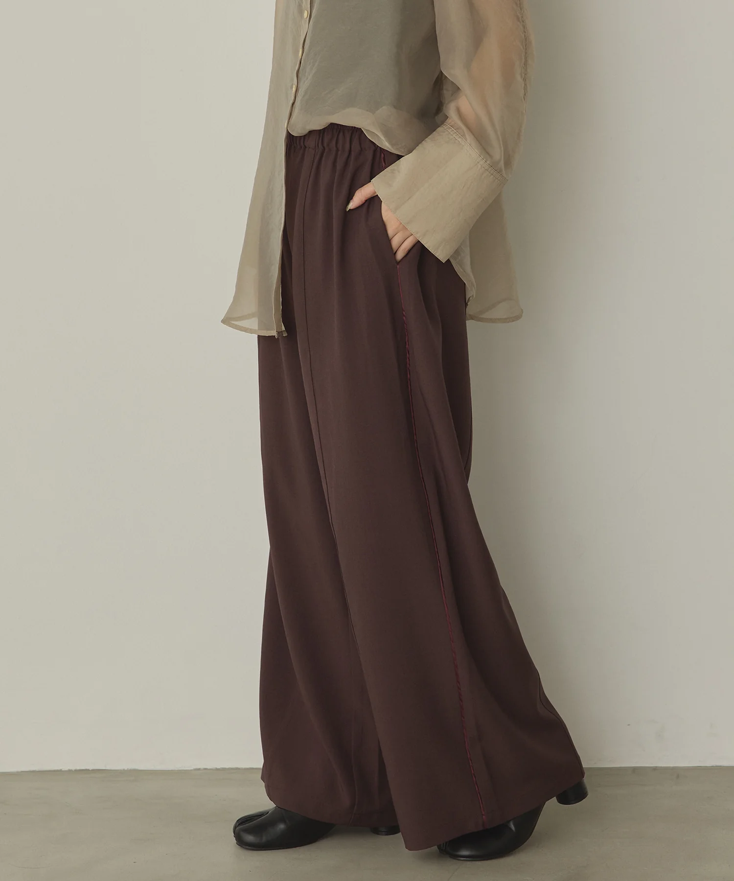 サイドライン ワイドストレートパンツ