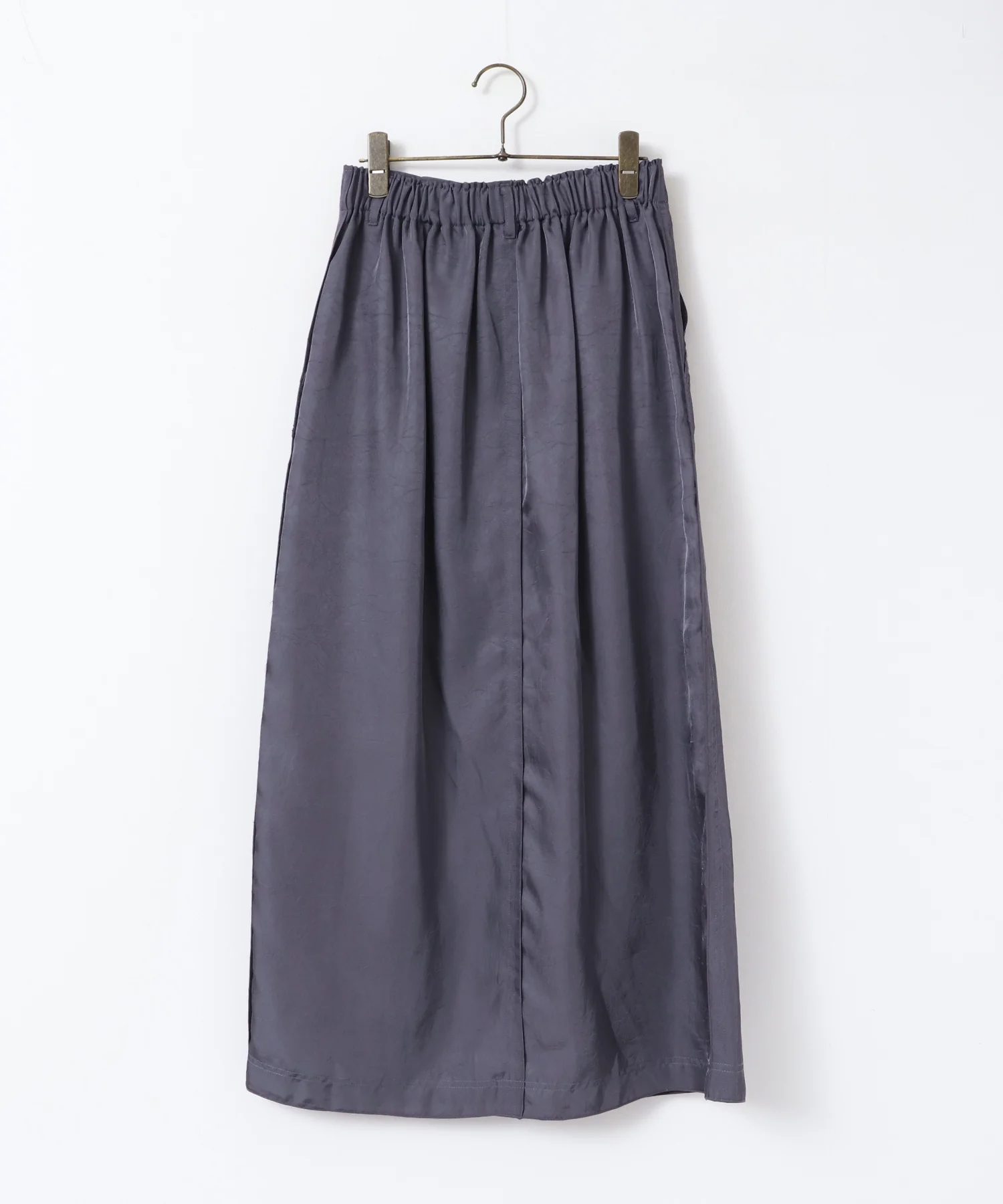 サテン セミフレアスカート