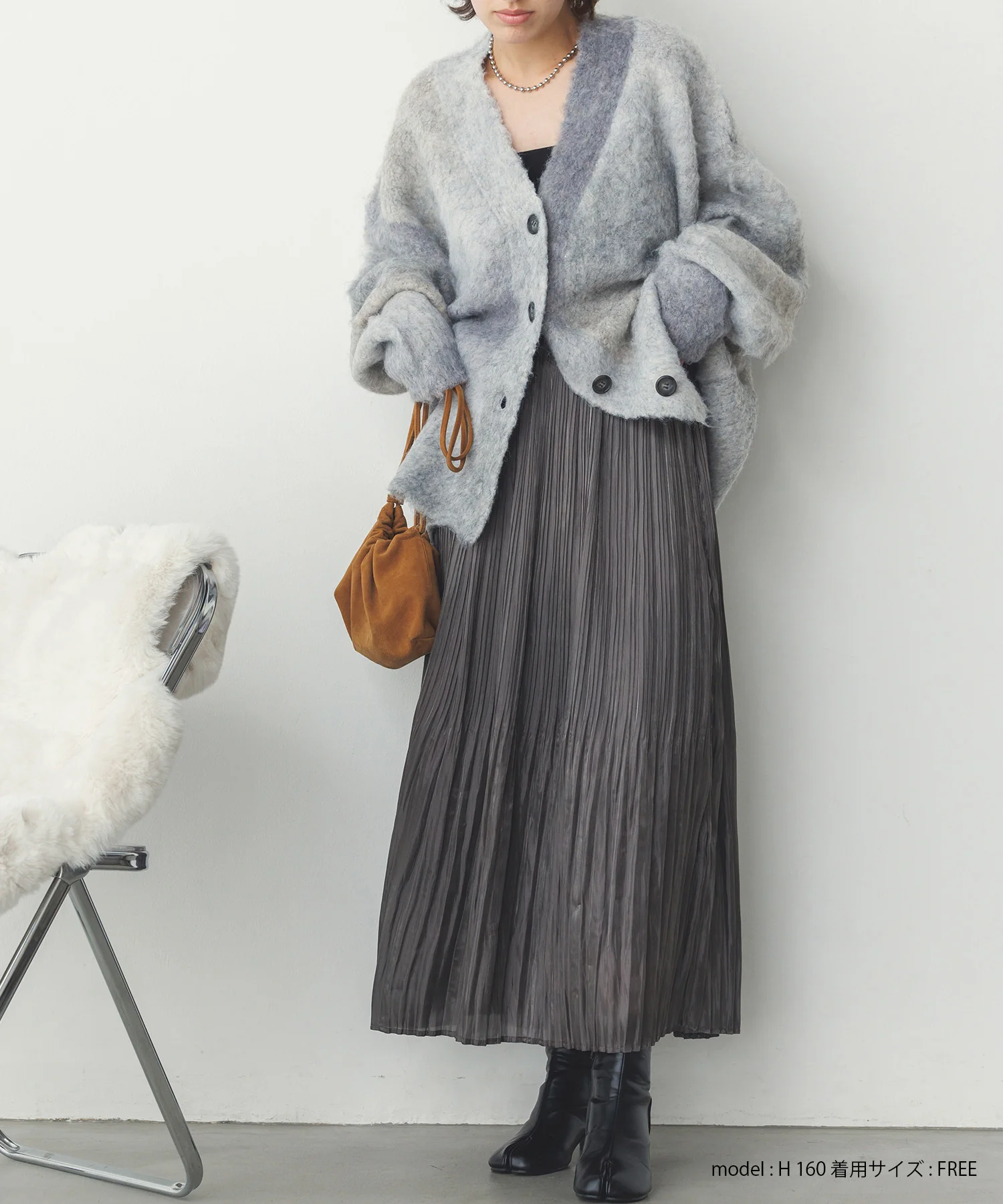 サテンランダムプリーツスカート