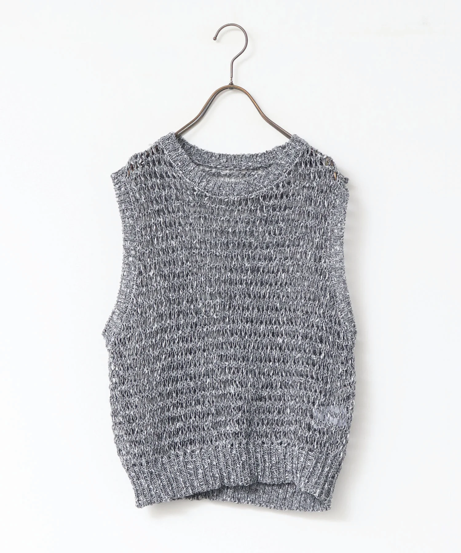 透かし編み ゆるニットタンクトップ