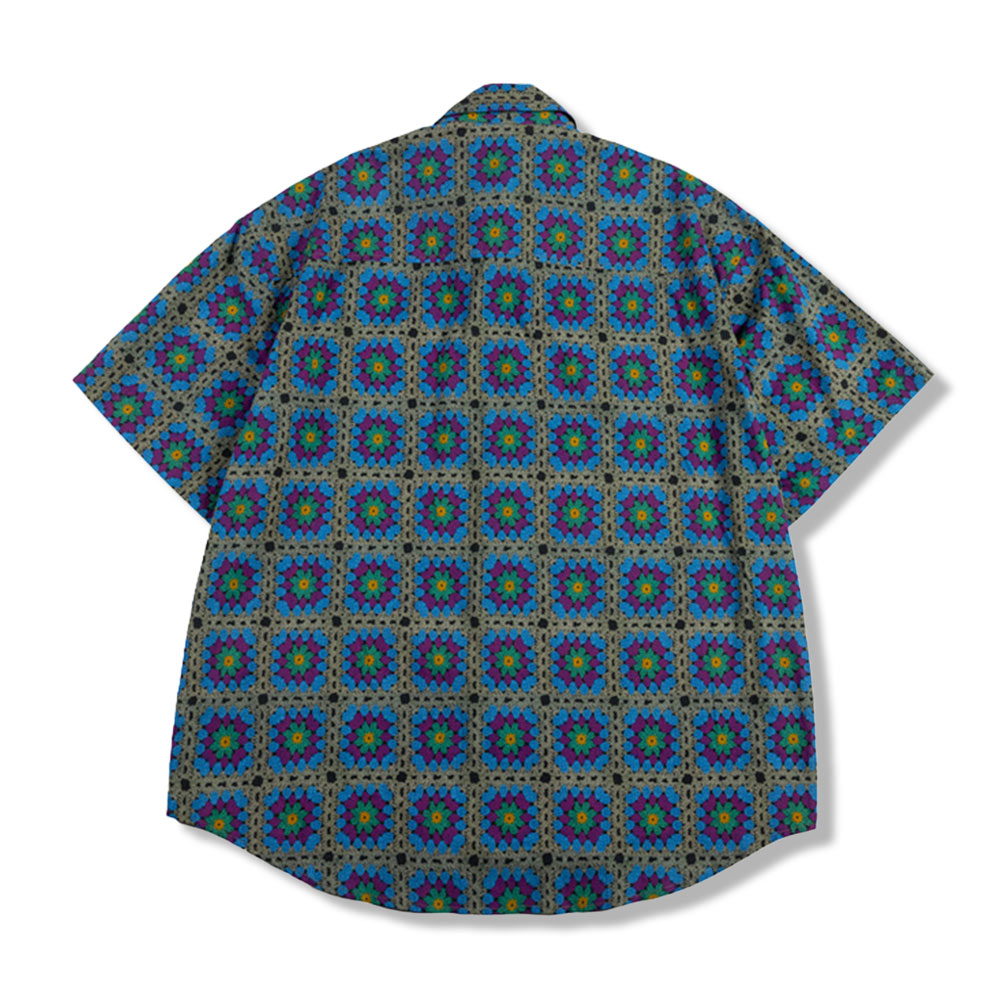 かぎ針編み風 グラニースクエア柄アロハシャツ