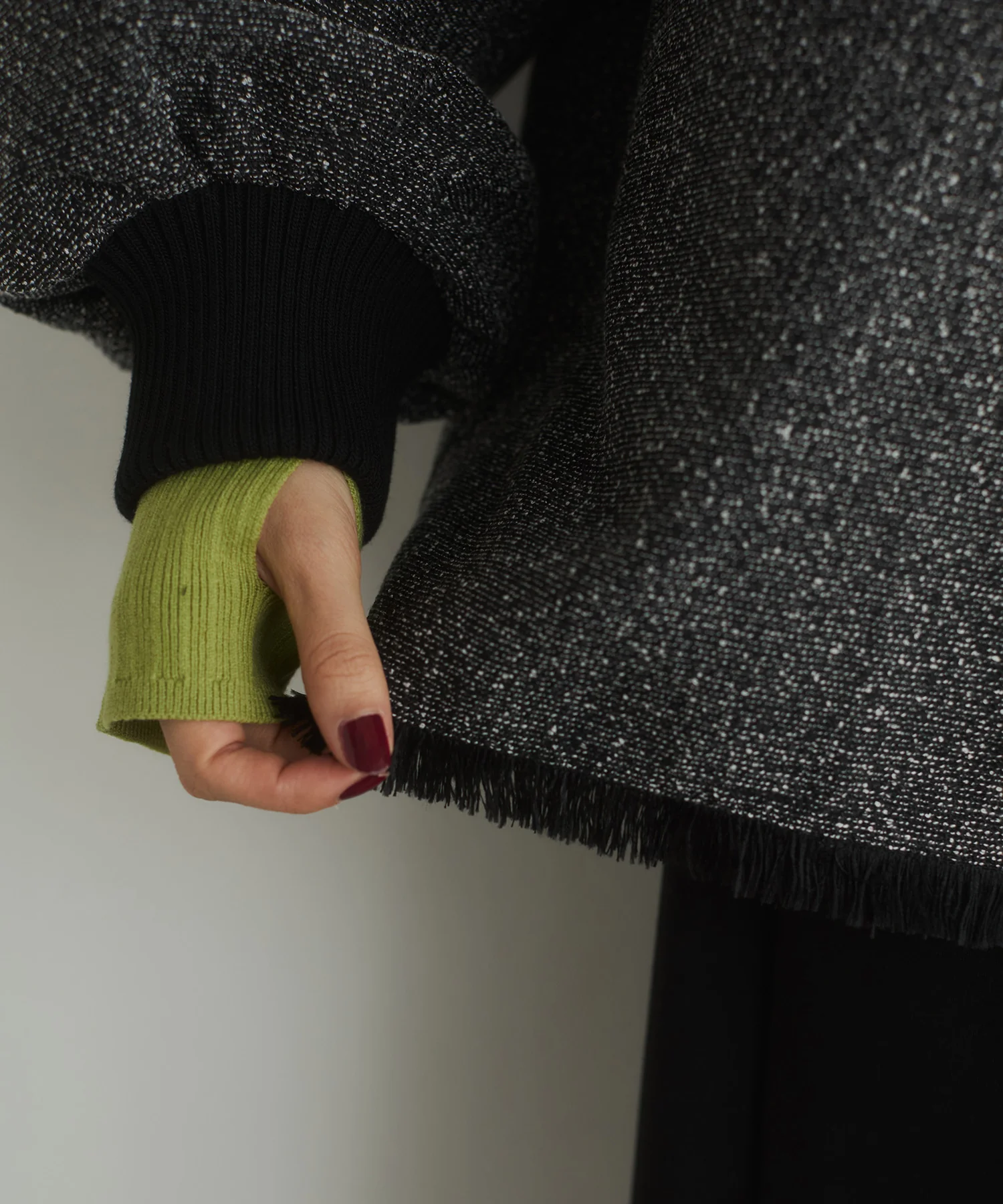 【静電気防止】やわもちヤーン 袖配色 ハイネックリブニット